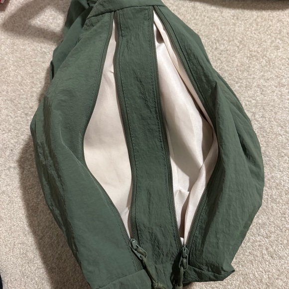 Bohemian Crescent Shoulder Bag Sage Green Lightweight Multiple Pockets-17x14x7” - Picture 6 of 6